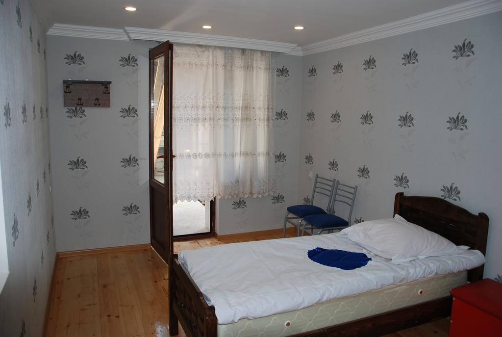 Keti Pilpani Guesthouse Mestia Buitenkant foto