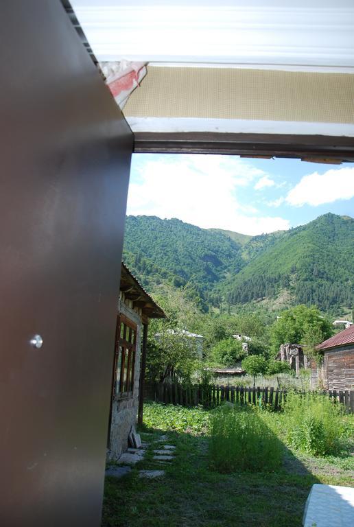 Keti Pilpani Guesthouse Mestia Buitenkant foto