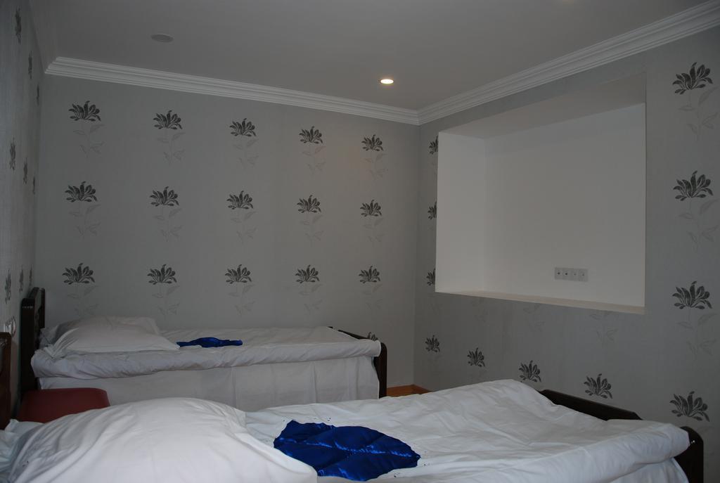 Keti Pilpani Guesthouse Mestia Buitenkant foto