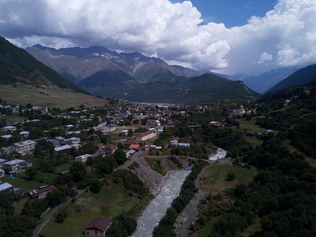 Keti Pilpani Guesthouse Mestia Buitenkant foto