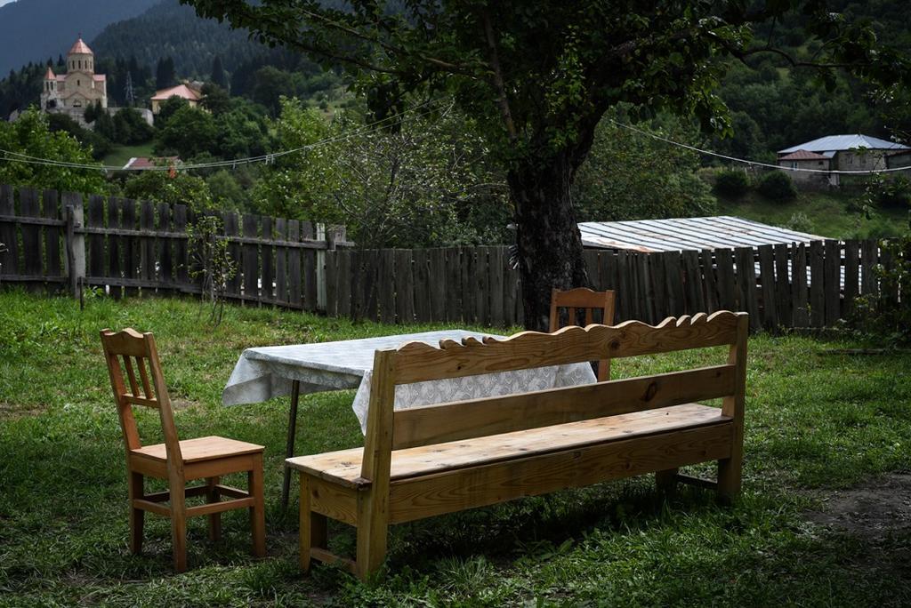 Keti Pilpani Guesthouse Mestia Buitenkant foto